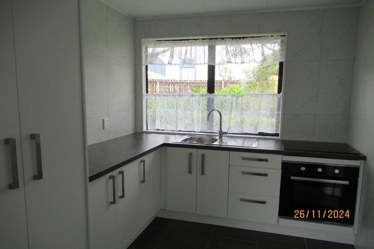 Photo of property in 17 Oreil Avenue, West Harbour, Auckland, 0618