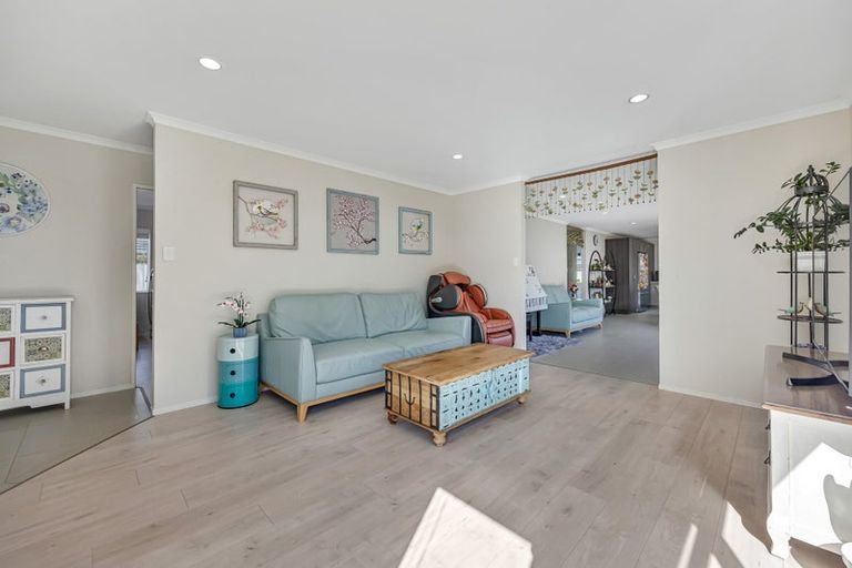 Photo of property in 10 Reno Way, Flat Bush, Auckland, 2016