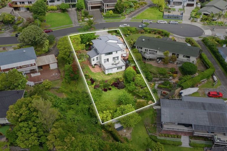 Photo of property in 19 Copperfield Terrace, Mellons Bay, Auckland, 2014
