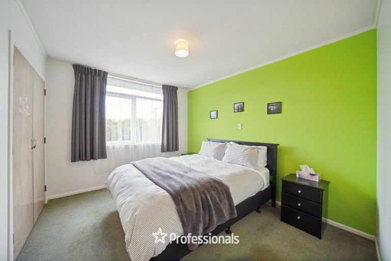 Photo of property in 40 Kamahi Street, Stokes Valley, Lower Hutt, 5019