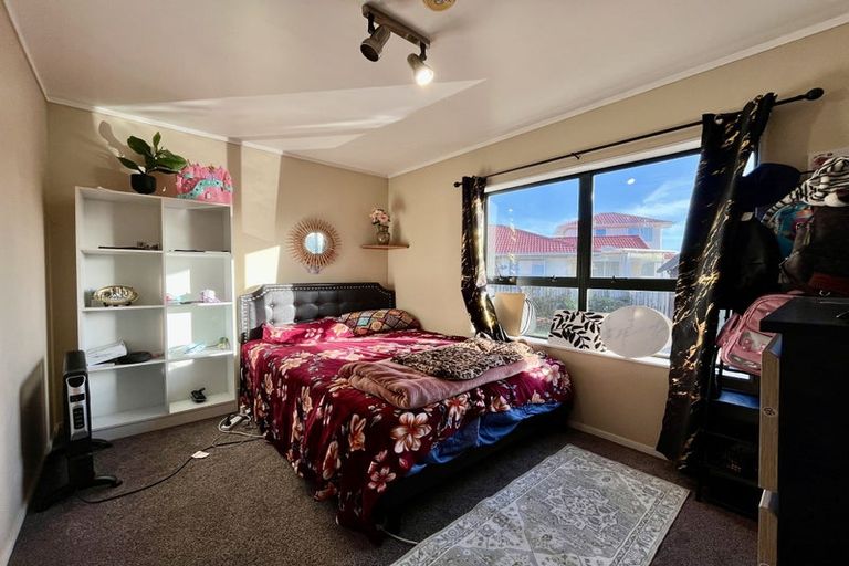 Photo of property in 1/9 Dana Place, Somerville, Auckland, 2014