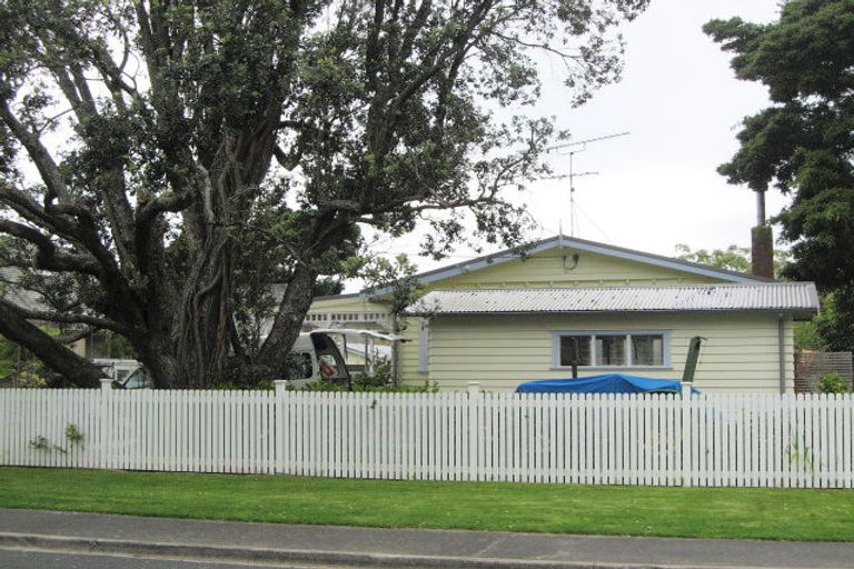 Photo of property in 107 Ladies Mile, Manly, Whangaparaoa, 0930