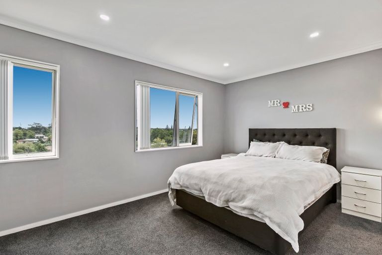 Photo of property in 22 Brownlee Place, Pukekohe, 2120