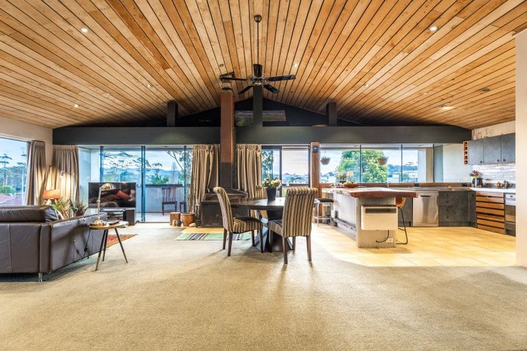 Photo of property in 3/16 Captain Scott Road, Glen Eden, Auckland, 0602