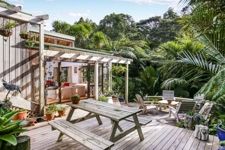 Photo of property in 779a West Coast Road, Oratia, Auckland, 0604