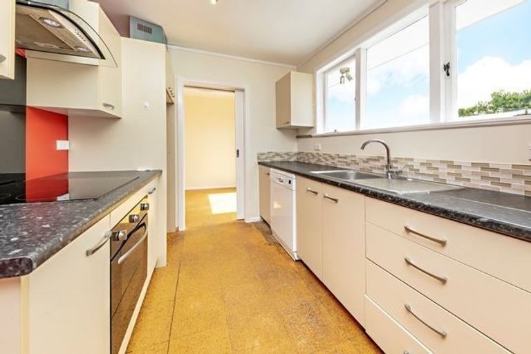 Photo of property in 14 Mountbatten Place, Papakura, 2110