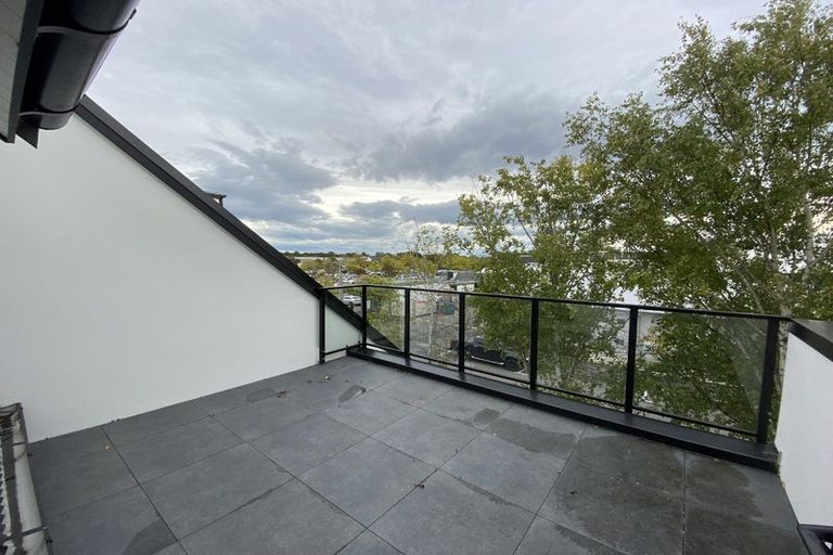 Photo of property in 1/140 Office Road, Merivale, Christchurch, 8014