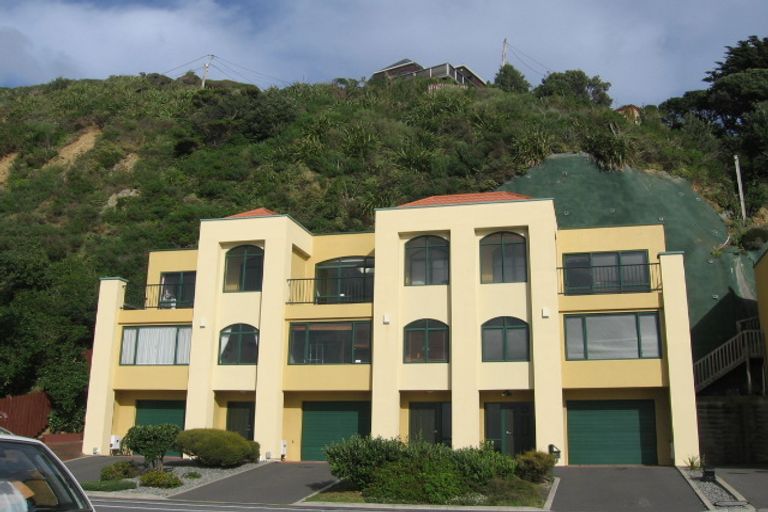 Photo of property in 1/148 Evans Bay Parade, Roseneath, Wellington, 6021