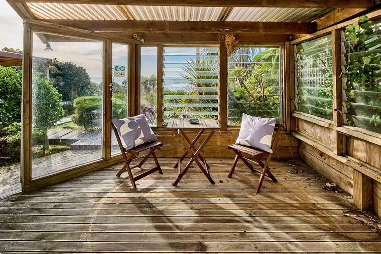 Photo of property in 83 Wellington Road, Paekakariki, 5034