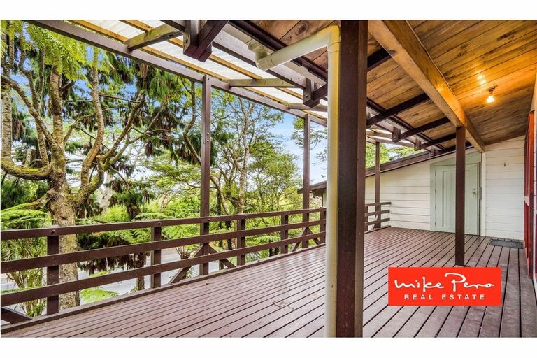 Photo of property in 230 Atkinson Road, Titirangi, Auckland, 0604