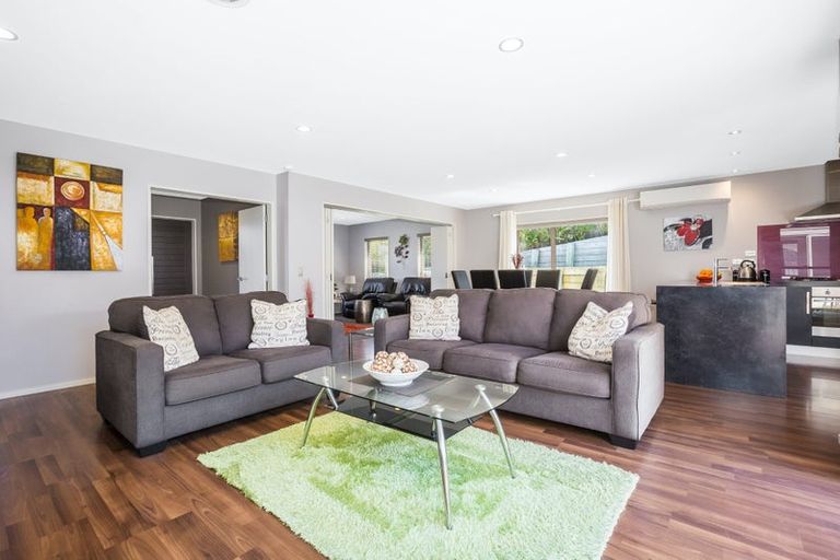 Photo of property in 33 Kahurangi Heights, Aotea, Porirua, 5024