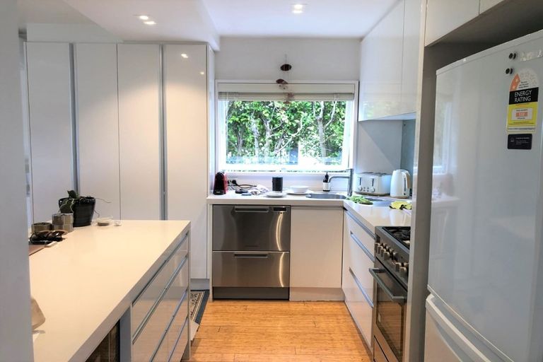 Photo of property in 1/42 Seacliffe Avenue, Belmont, Auckland, 0622