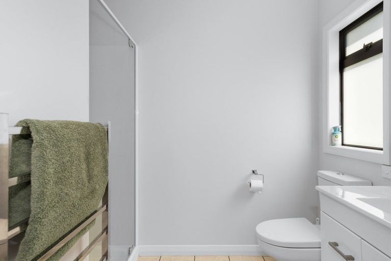 Photo of property in 1 Holcombrooke Lane, Welcome Bay, Tauranga, 3175