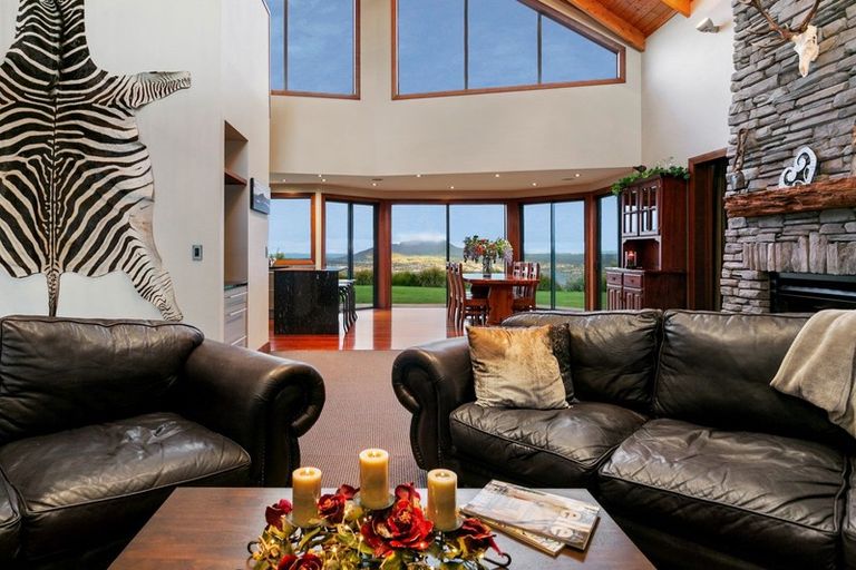 Photo of property in 121 Highland Drive, Acacia Bay, Taupo, 3385
