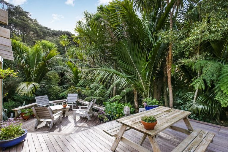 Photo of property in 779a West Coast Road, Oratia, Auckland, 0604