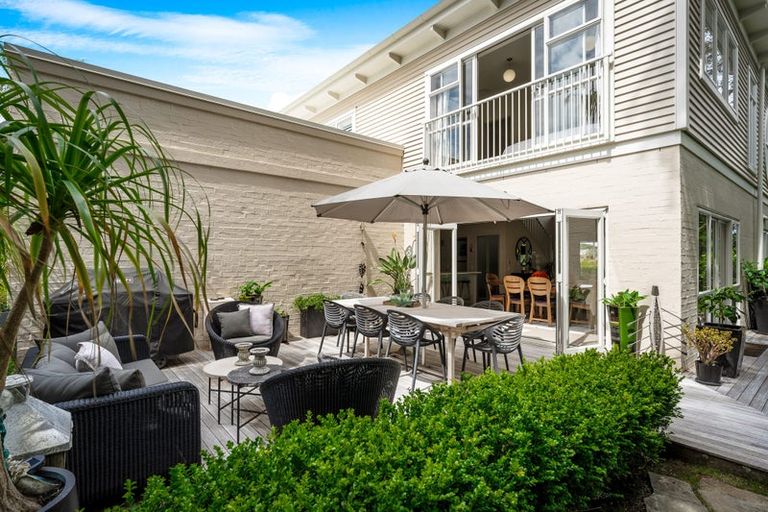 Photo of property in 6 Puriri Boulevard, Orewa, 0931