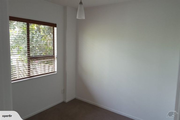 Photo of property in 1/46 Masterton Road, Rothesay Bay, Auckland, 0630