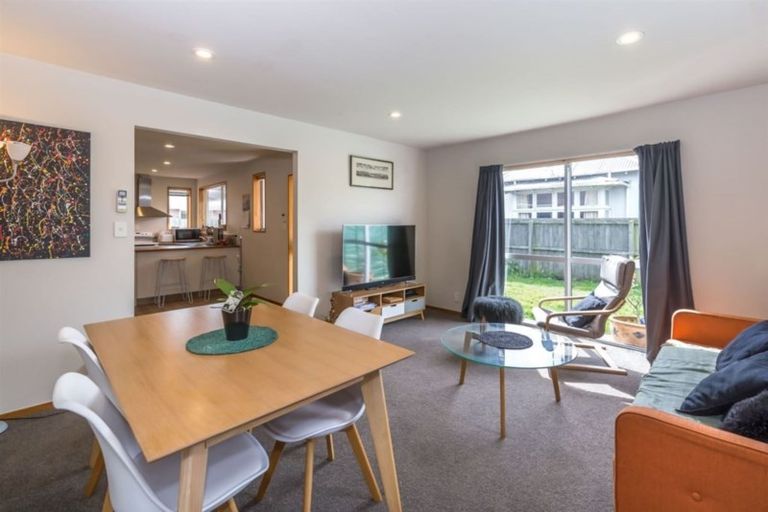 Photo of property in 2/74 Wildberry Street, Woolston, Christchurch, 8023