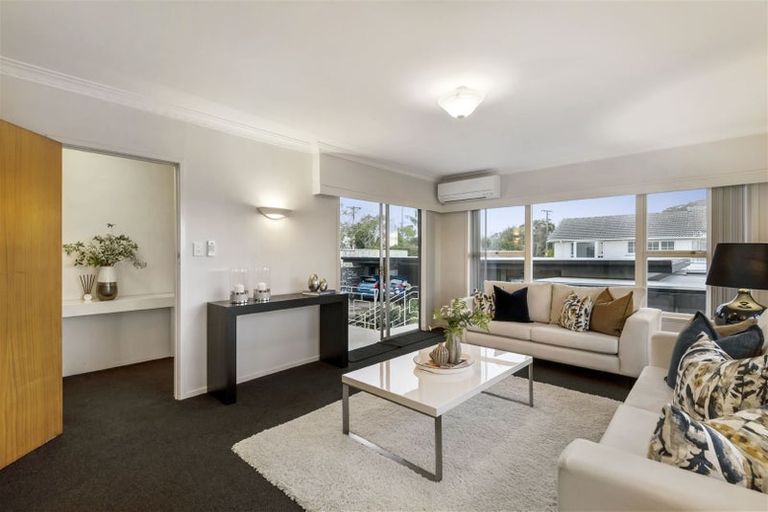 Photo of property in 225 Forrest Hill Road, Forrest Hill, Auckland, 0620