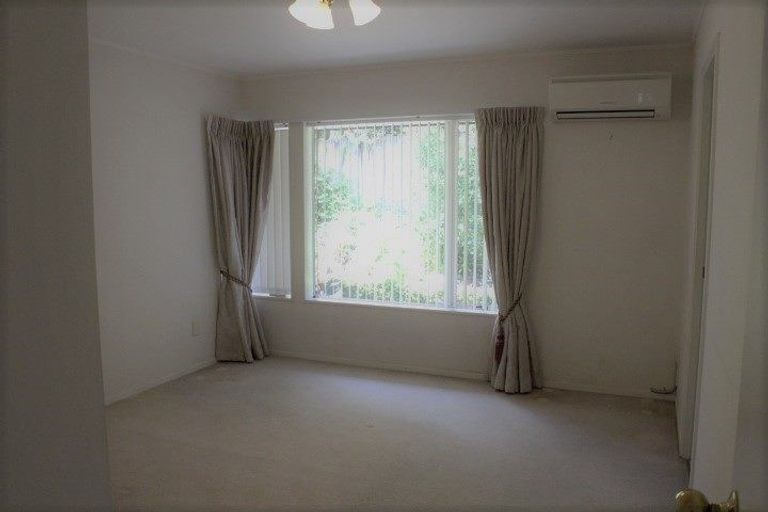 Photo of property in 2/38 Ambleside Drive, Northpark, Auckland, 2013