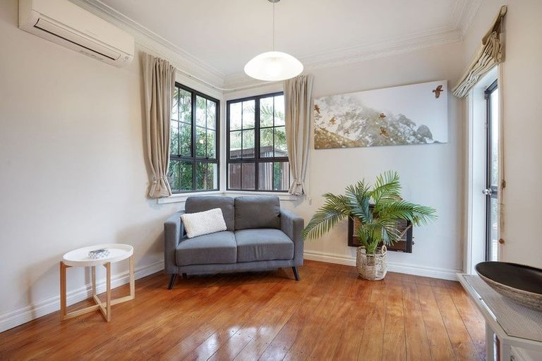 Photo of property in 6 Centennial Drive, Hokowhitu, Palmerston North, 4410