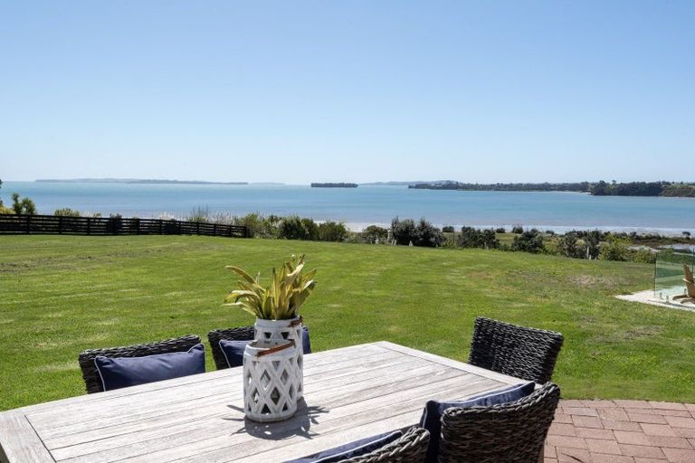 Photo of property in 339 Clifton Road, Whitford, Howick, 2571