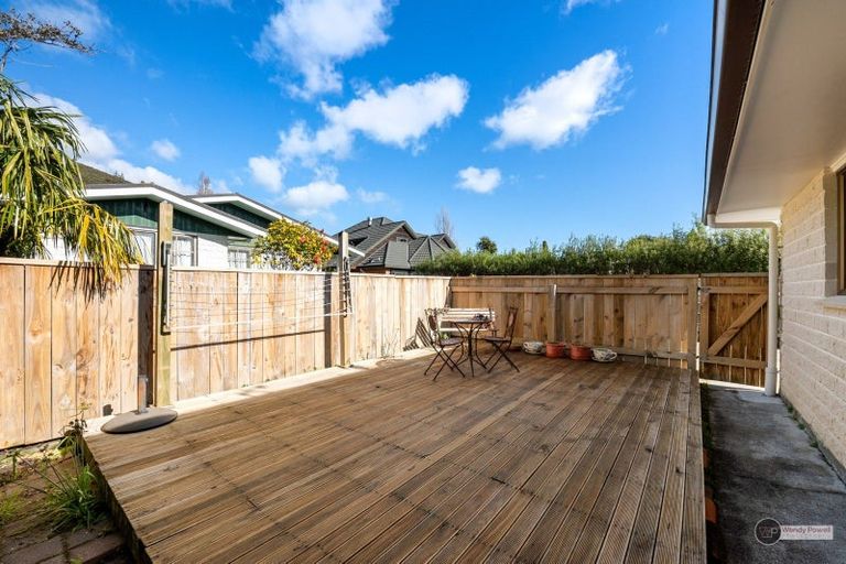 Photo of property in 42 Norton Park Avenue, Fairfield, Lower Hutt, 5011
