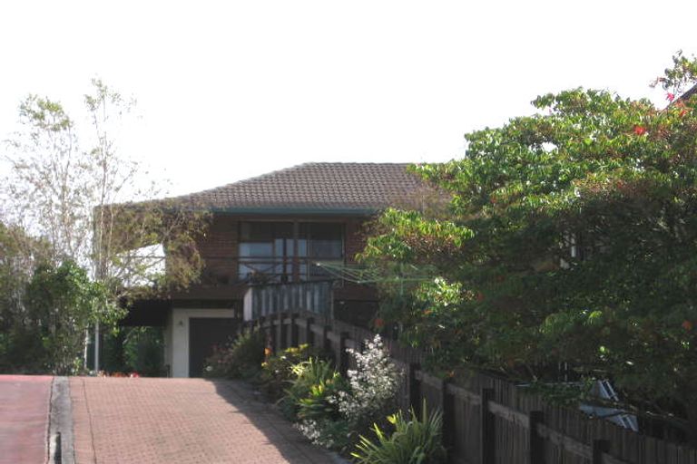 Photo of property in 2/45 Pakira Avenue, Glendene, Auckland, 0602