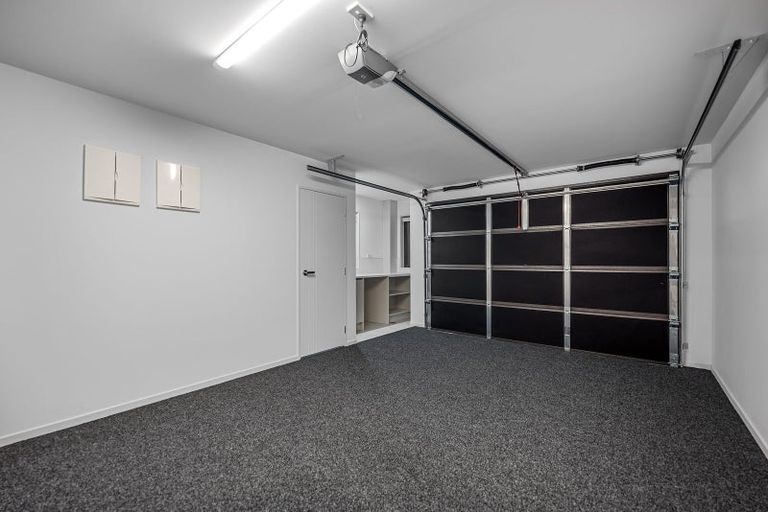 Photo of property in 2e Fowler Street, Northcote, Auckland, 0627