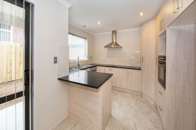 Photo of property in 27 Tironui Station Road East, Papakura, 2110