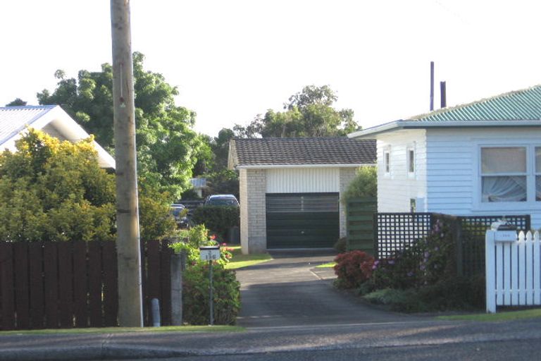 Photo of property in 1/136 Chivalry Road, Glenfield, Auckland, 0629