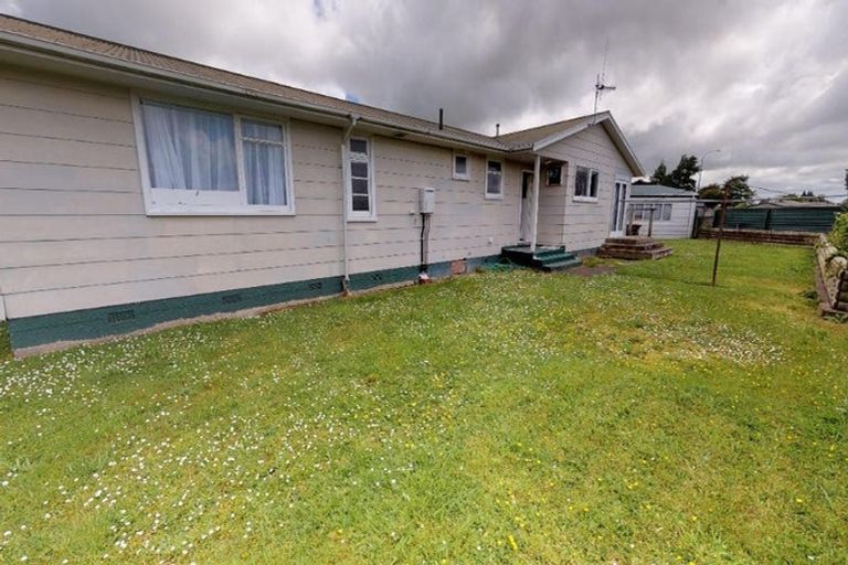 Photo of property in 17 Egmont Place, Westbrook, Palmerston North, 4412