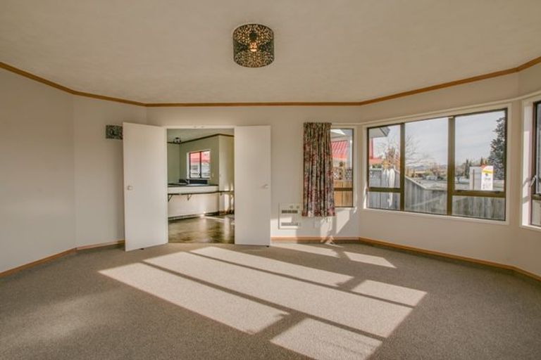 Photo of property in 93 Tait Drive, Greenmeadows, Napier, 4112