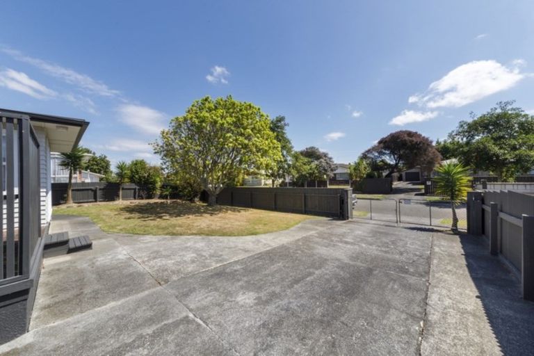 Photo of property in 6 Lockhart Avenue, Milson, Palmerston North, 4414