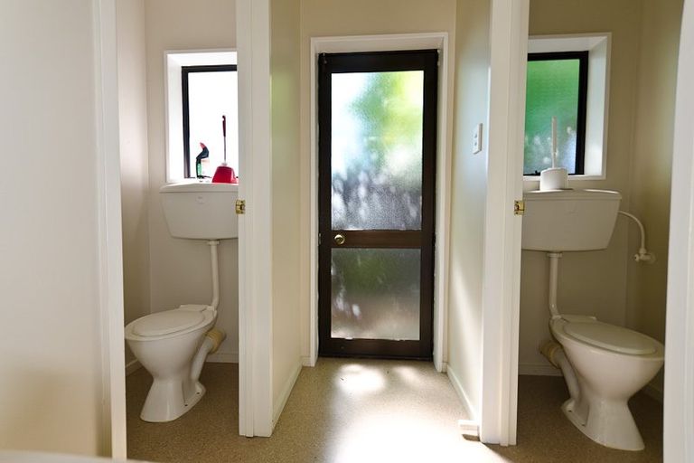 Photo of property in 5 Auburn Avenue, Upper Riccarton, Christchurch, 8041