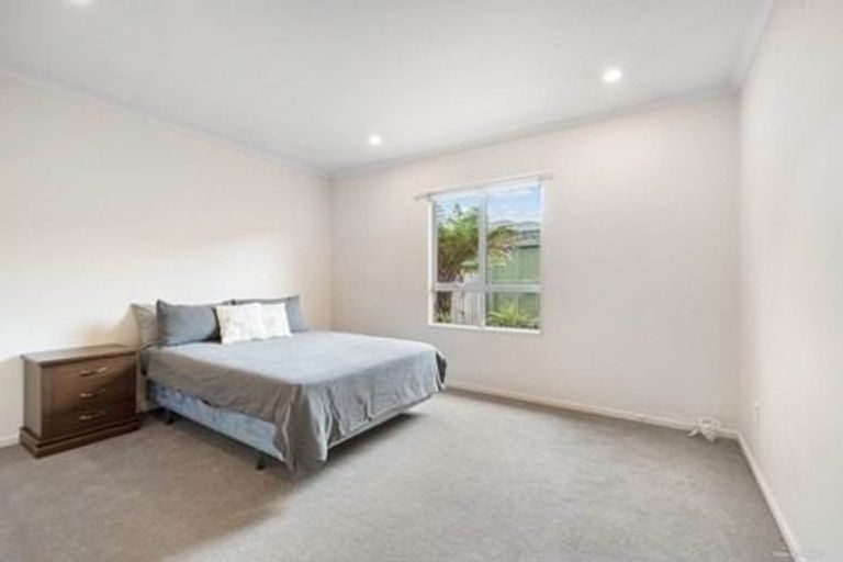 Photo of property in 10 Wineberry Place, Albany, Auckland, 0632
