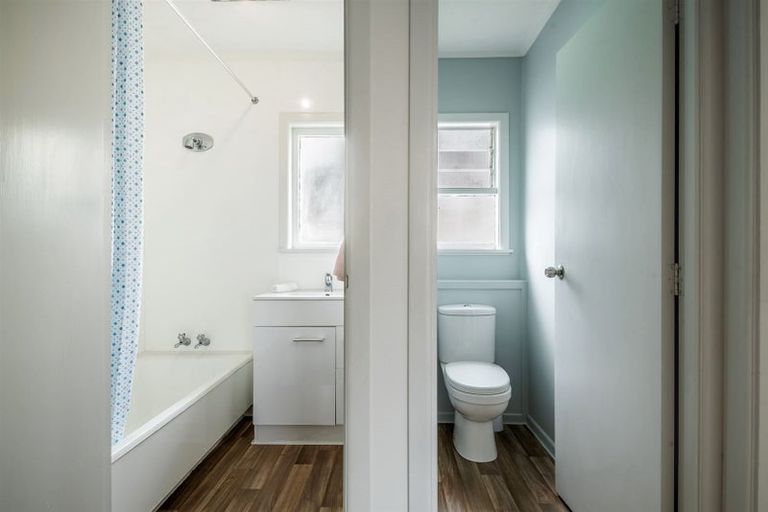 Photo of property in 14a Saffron Street, Birkdale, Auckland, 0626