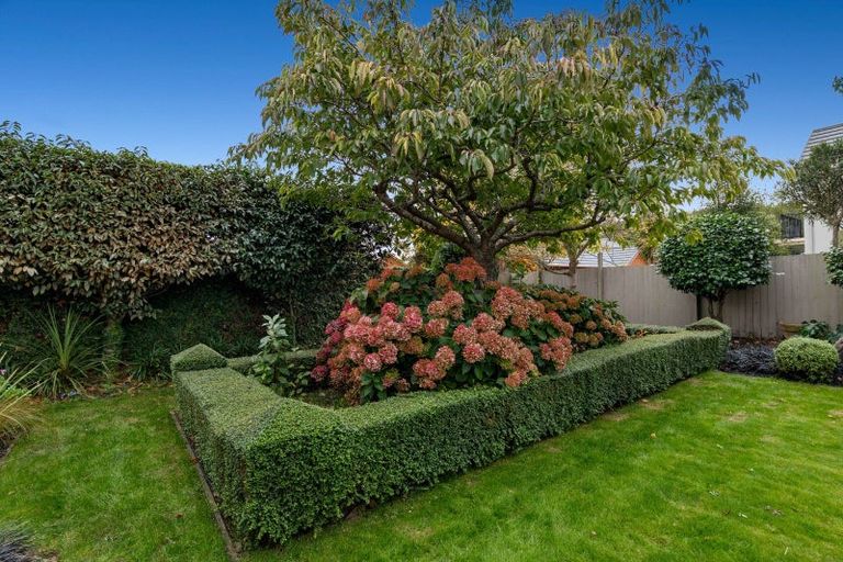 Photo of property in 16 Ridgewood Place, Shirley, Christchurch, 8061