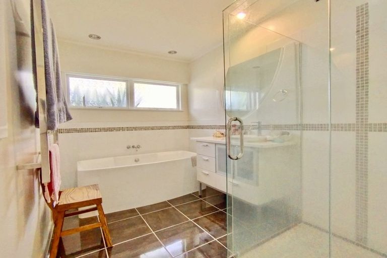 Photo of property in 1230 Alfriston Road, Alfriston, Manurewa, 2576