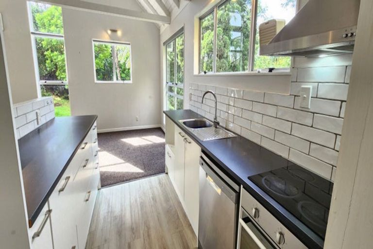 Photo of property in 28a Riversdale Drive, Merrilands, New Plymouth, 4312