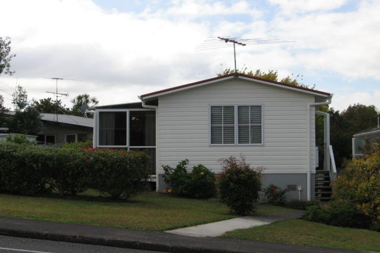 Photo of property in 1/2 Butterworth Drive, Glendene, Auckland, 0602