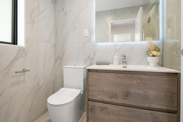 Photo of property in 95d Kervil Avenue, Te Atatu Peninsula, Auckland, 0610