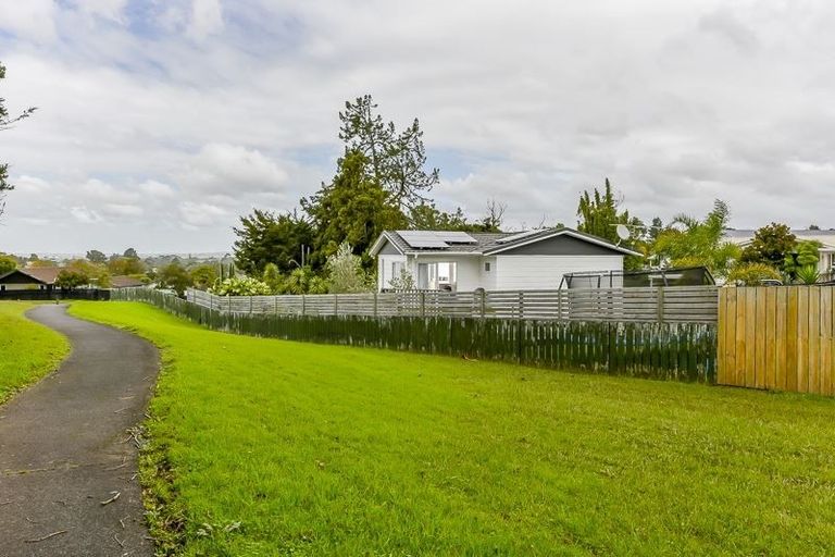 Photo of property in 4/26 Midgley Road, West Harbour, Auckland, 0618