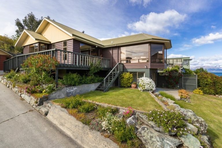 Photo of property in 10 Grove Lane, Kelvin Heights, Queenstown, 9300