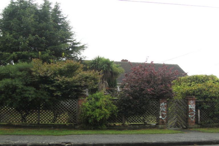 Photo of property in 11 Coopers Road, Dallington, Christchurch, 8061