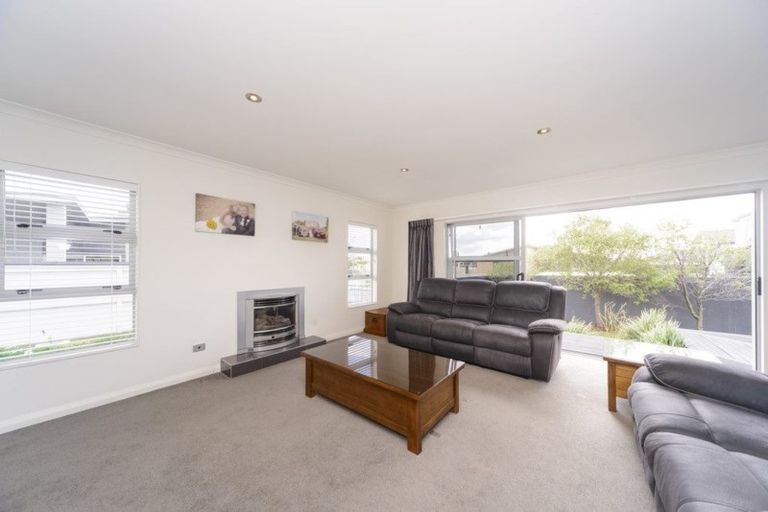 Photo of property in 20 Rosalie Terrace, Kelvin Grove, Palmerston North, 4414