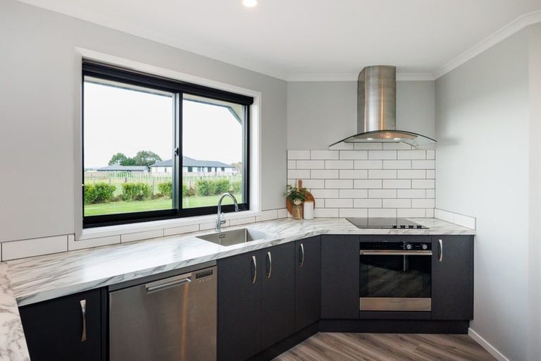 Photo of property in 40 View Road, Halcombe, 4779