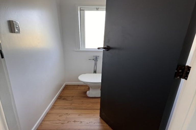 Photo of property in 26 Ngaio Road, Kelburn, Wellington, 6012