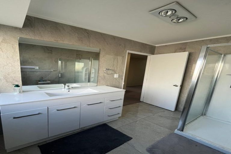 Photo of property in 243a Hill Road, The Gardens, Auckland, 2105