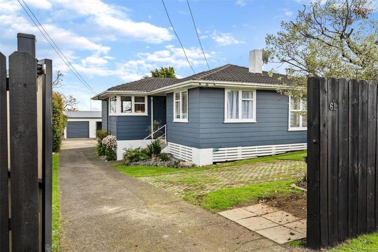 Photo of property in 61 Arimu Road, Papakura, 2110